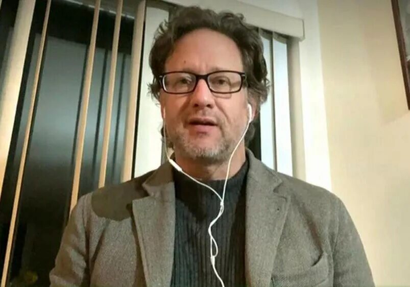 Джон дэвид вароли. John varoli. Джон вароли журналист. Джон вароли журналист. Джон вароли.