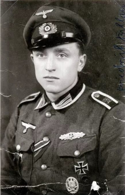 Унтер офицер вермахта. Унтер офицер вермахта. Унтер офицер wehrmacht. Унтер офицер wehrmacht. Унтер офицер германской армии.