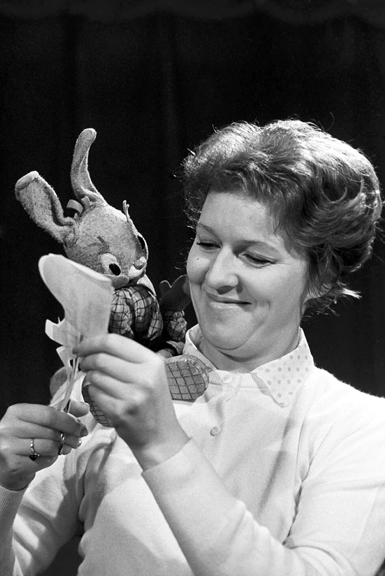 Ангелина вовк спокойной ночи малыши. Валентина леонтьева (1923 -2007). Спокойной ночи малыши»(1964) валентина леонтьева. Валентина леонтьева спокойной ночи малыши. Нина кондратова диктор.