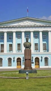 Суворовская площадь дом