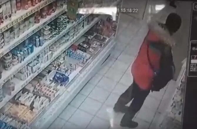 Кражи в магазинах магнит. Кражи в магазинах магнит видео. Воровство в магазине магнит видео. Кража в магните в Новозыбкове.