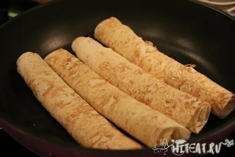 Круглый лаваш с начинкой на сковороде