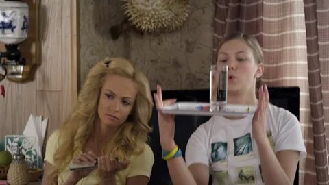 Сериал Деффчонки Сезон 3 Серия 3 смотреть онлайн в хорошем качестве.