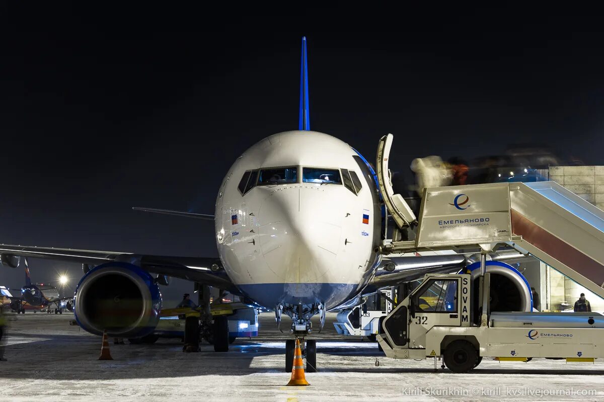 Авиарейсы красноярск москва. Боинг 737 победа. Боинг 737-800 победа. Boeing 737 Pobeda. Boeing 737‑800 Красноярск.