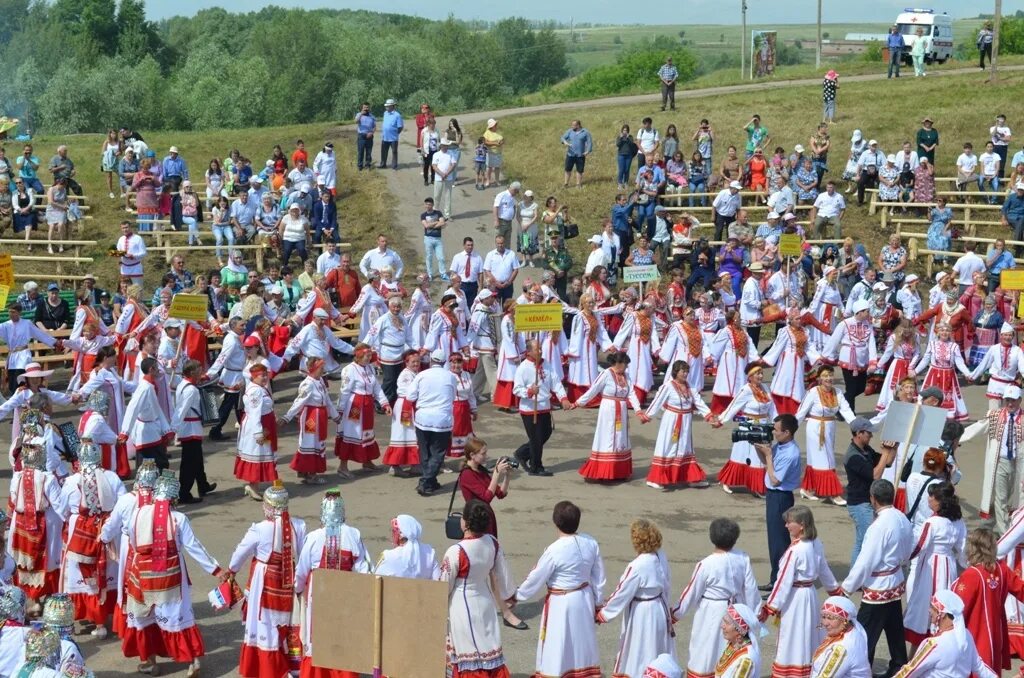 Манкун праздник чувашей. Акатуй чувашского народа. национальные традиции чувашии акатуй. акатуй чувашский праздник. народ чуваши фестиваль.