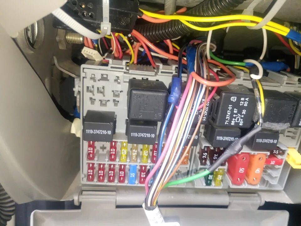 Реле ближнего света 1118. Реле ближнего света 1118. Реле ближнего света 1118. Реле противотуманок калина 1. Реле фар калина.