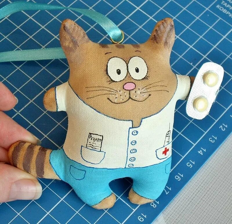 Как сшить кота. Сшить игрушку. кофейные игрушки. сшить игрушку из ткани. шитые игрушки.