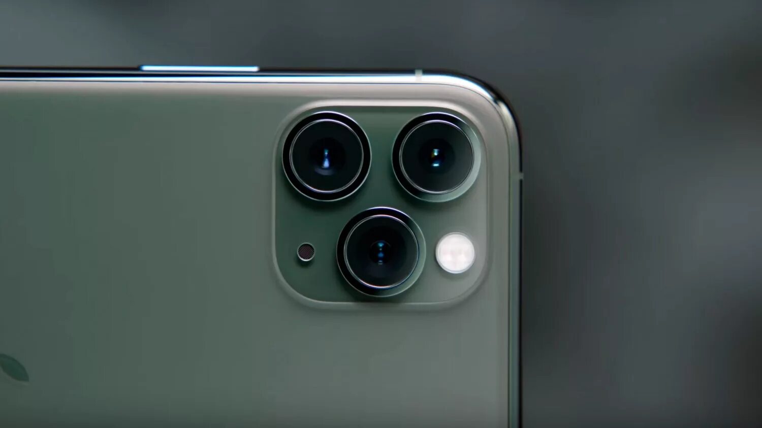 Айфон со камерами. Apple iphone 11 Pro. Iphone 11 Pro Midnight Green. Камера айфон 11. Iphone 11 iphone 11 Pro камера.