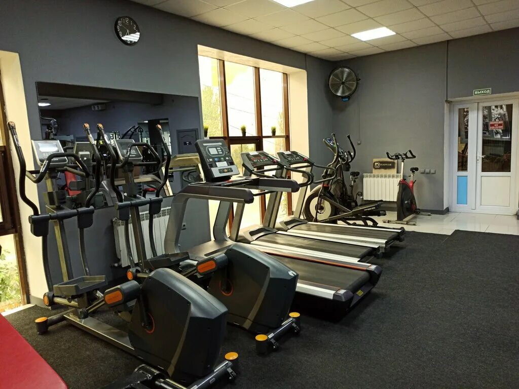 спортивный зал астрахань. триумф астрахань спортзал. спортивный зал астрахань. 430 кабинет тренажёрный спорт. спортзал астрахань.