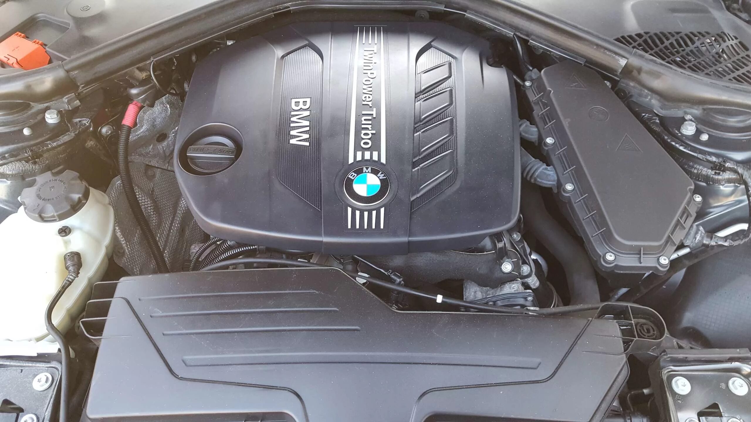 Двигатель bmw 520d. Bmw f10 n47. мотор бмв 520d. bmw f30 двигатель. bmw f30 n47d20.