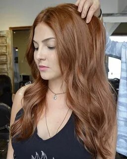 Рыжевато коричневый