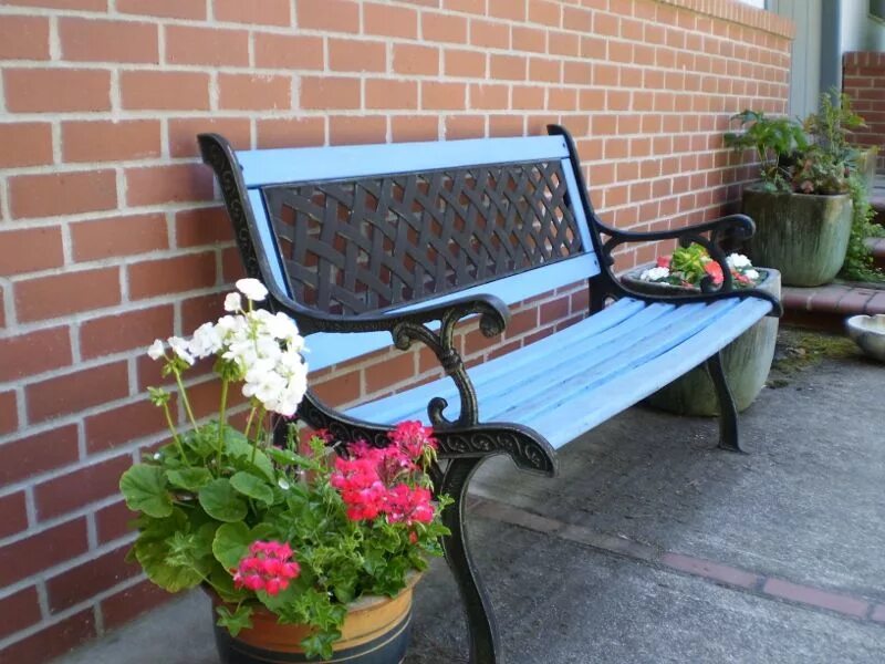 Покрасить лавку. Скамья патио бенч (Patio Bench). Скамейка Садовая крашеная. Покрасить садовую скамейку красиво. Скамейка покрашена.