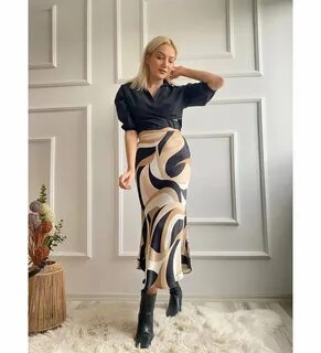 Etek ostida nima bor? (tasodifiy fotosurat)