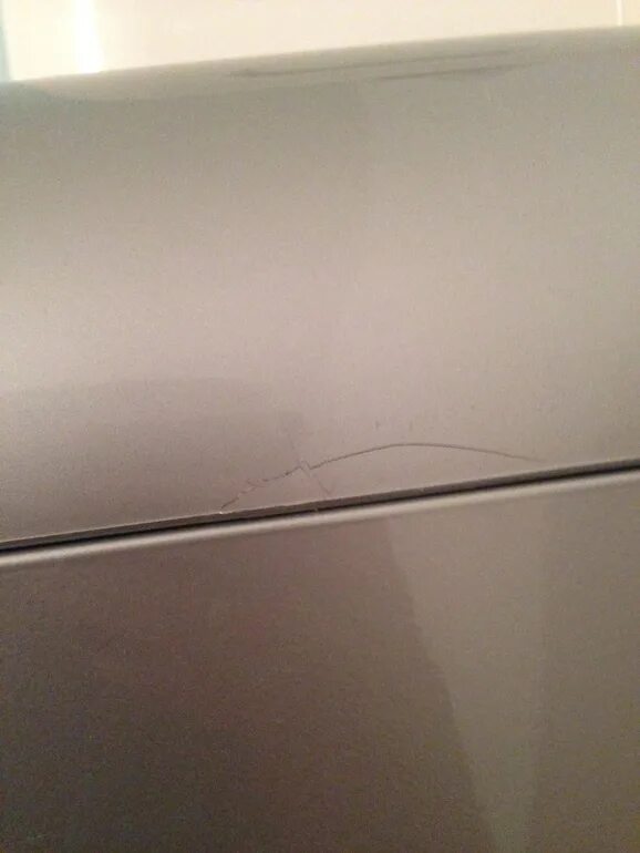 Пластик внутри холодильника. Холодильник samsung no frost rl33. Трещины на внутренней стенке холодильника. Пластик внутри холодильника. Внутренний пластик холодильника.