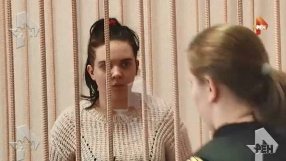 мать морила голодом ребенка. оставила трехлетнюю дочь. женщина в самаре выбросила ребенка с 6 этажа. мать держала ребенка в шкафу. трехлетняя девочка в кирове.