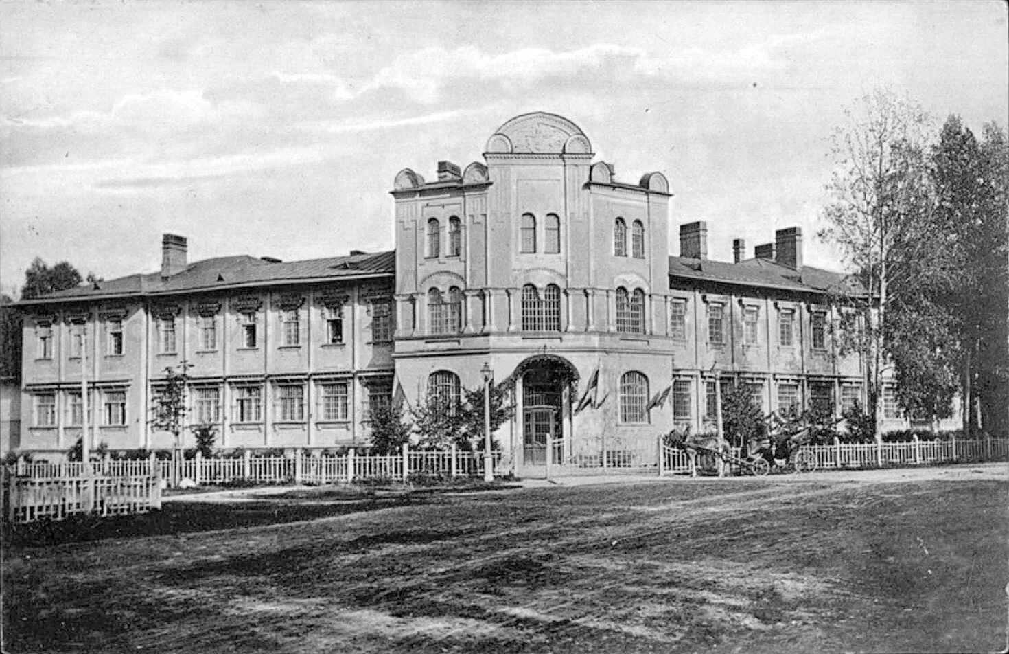Луга город ленинградская. Старая луга. Луга старые дома. Гостиницы в г. Музеи города луга.