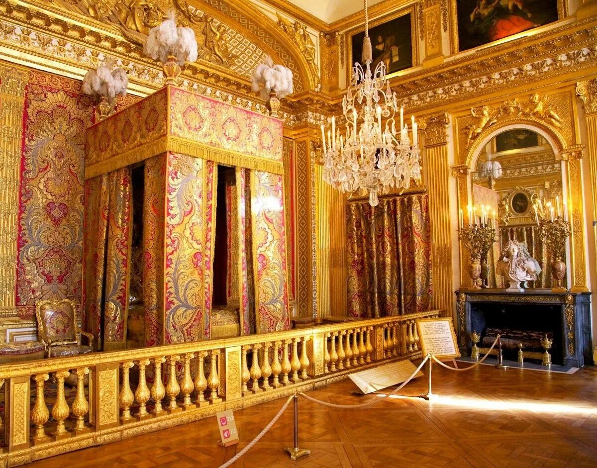 Версальский дворец апартаменты короля. Версальский дворец спальня короля. Королевская спальня Версальского дворца Франция.
