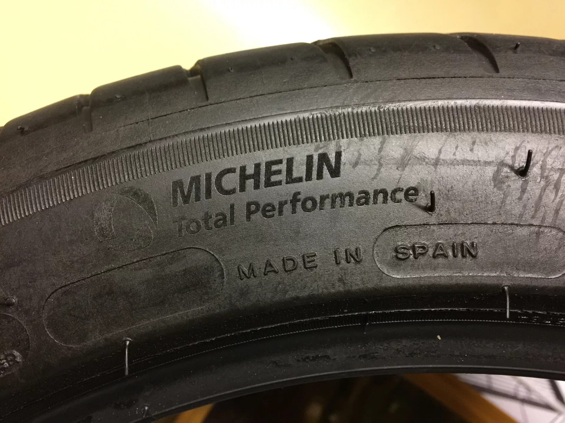 Мишлен пилот спорт 4 225/45 r17. 225 50 17 Pilot Sport. Pilot Sport 3 Дата изготовления. Michelin 225/45 r17 на 7j. 225 45 r17 pilot sport