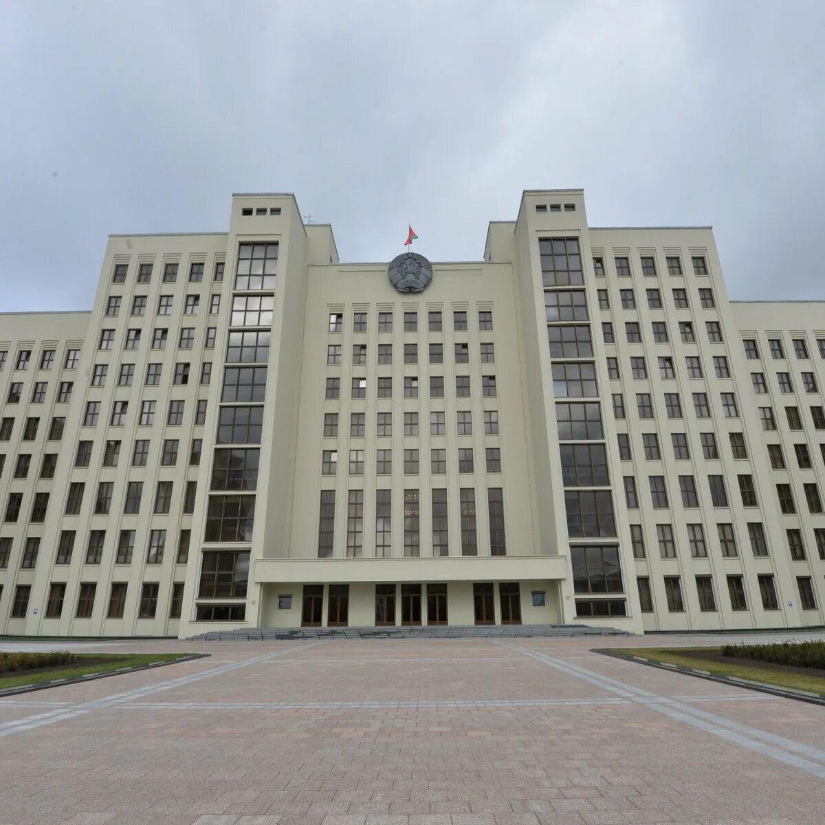 Роль совета министров республики беларусь. Министерства рб минск. Дом советов минск. Министерства рб минск. Здание правительства белоруссии в минске.