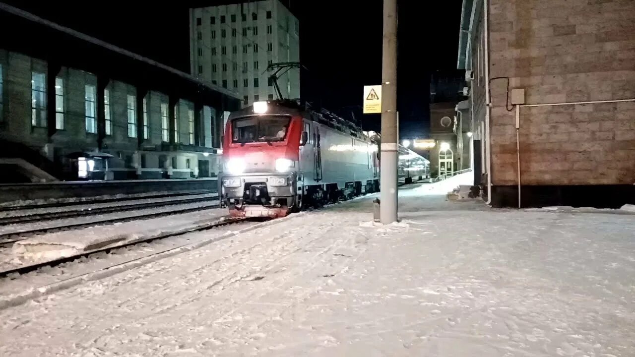 Поезд воронеж кисловодск. Эп20 с двухэтажным поездом. фирменный поезд воронеж кисловодск. двухэтажный поезд воронеж москва.
