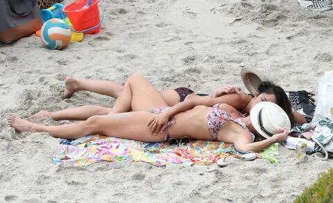 Braunwyn Windham-Burke & Fernanda Rocha Have a PDA-Filled Beach Date in...