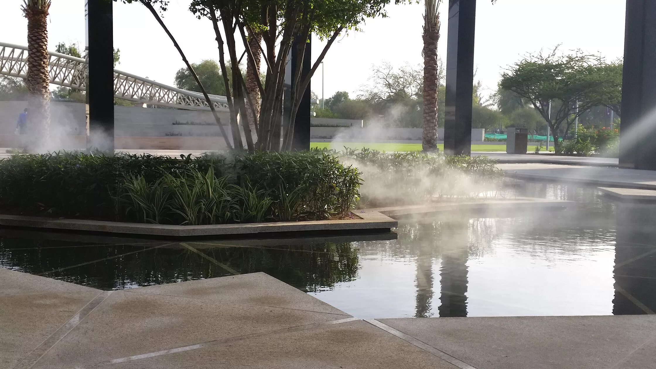 Грин хелпер туманообразования. Искусственный туман. Туман в парке сокольники. Система туманообразования в саду. Сокольники парк туман.