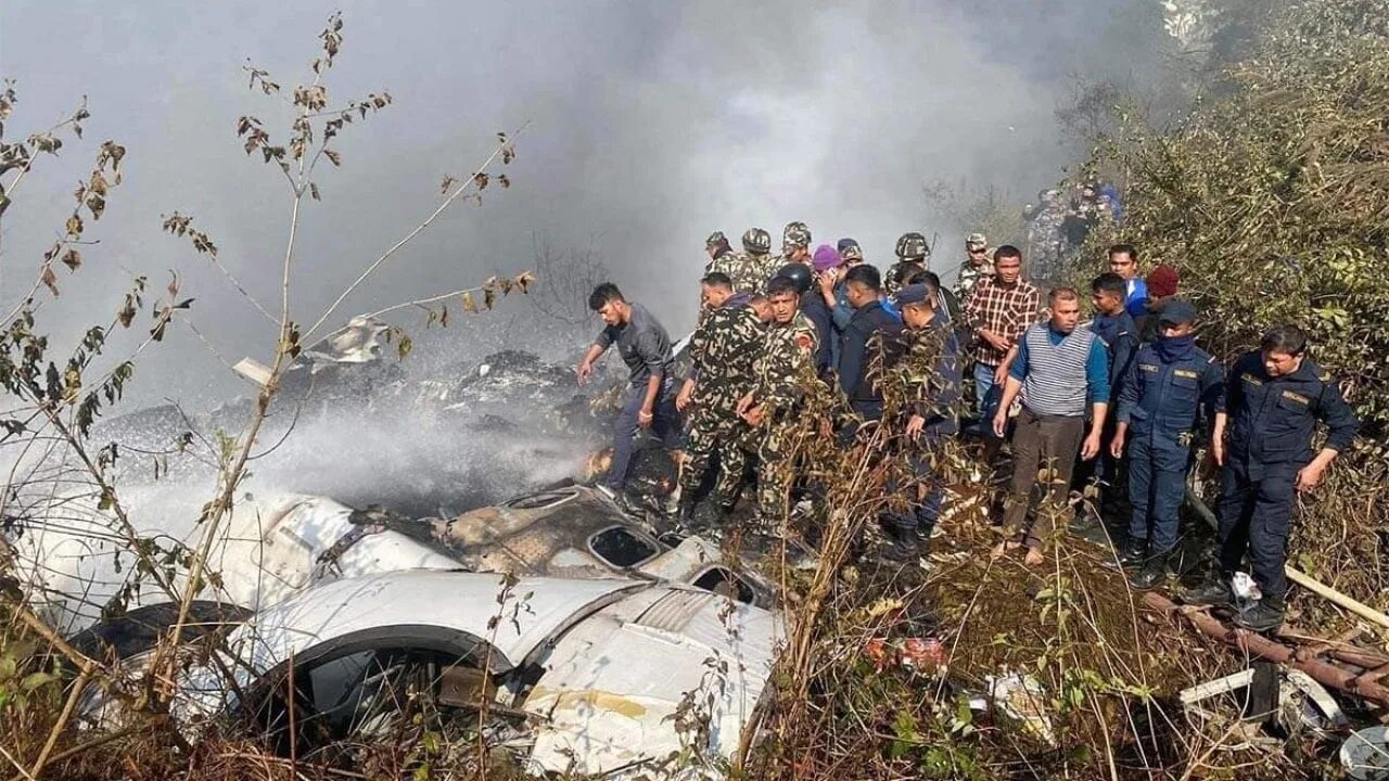 Где потерпел крушение. Катастрофа ATR 72 В Покхаре. Авиакатастрофа в Непале 2023. АТР 72 Непал. В Непале разбился самолет 2023.