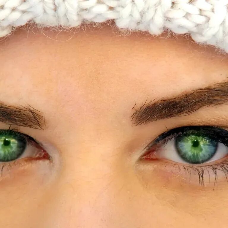 Глаза хамелеоны у человека. Зеленый цвет глаз. Глаза хамелеон. Люди с зелеными глазами. Глаза хамелеон у человека.