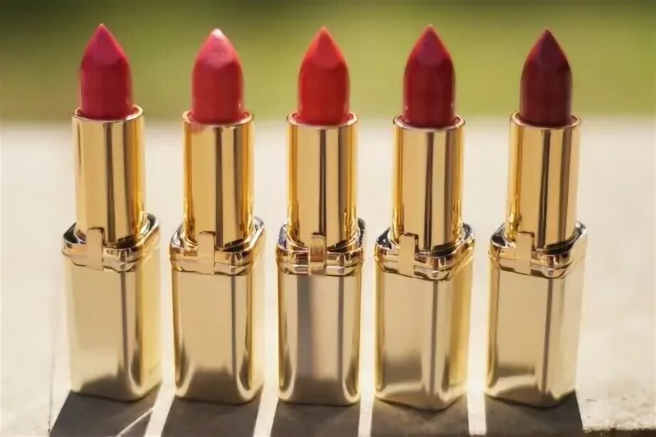 Губная помада l'oreal paris color riche. Помада лореаль рич. L'oreal, помада color rich shine, оттенок «глазурь розового дерева» 904. Лореаль колор рич палитра. 640 erotique помада loreal.