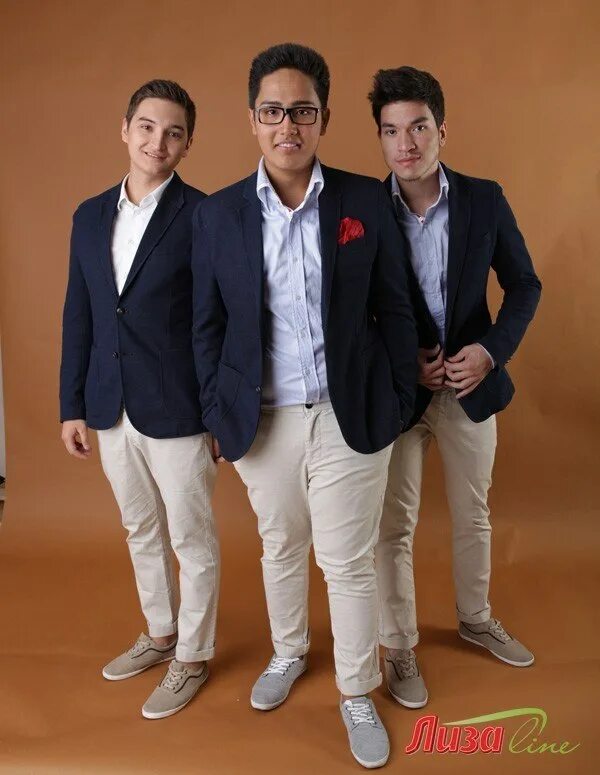 Бибо казахская группа певец. Renzo qpop участники. Ансамбль дервиш. Дервиши группа. Mezzo квартет из казахстана.