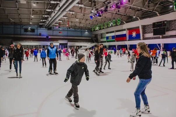 Дворец спорта Архангельск каток. Массовое катание дворец спорта Архангельск. Ледовый каток Арена Кузнецк. Новоуральск Ледовый дворец.