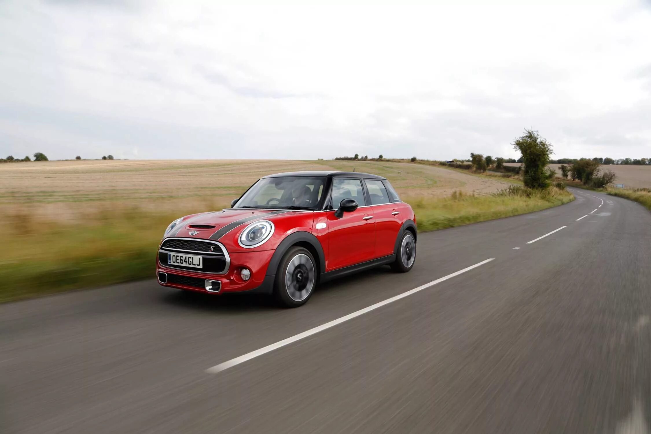 Мини вариант. Мини купер f55. mini jcw 5 дверей. mini cooper привод. mini cooper s f55 wallpapers hd.