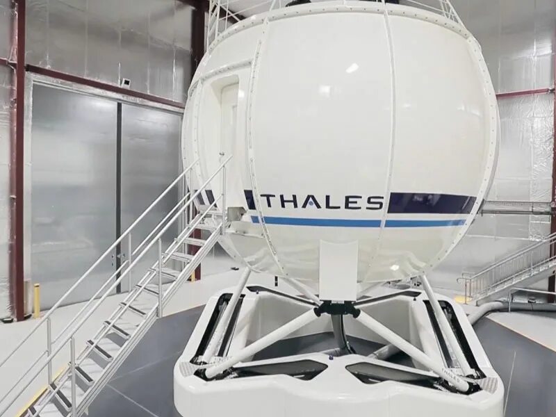 Тренажер FFS aw139. Thales тренажер. Thales оборудование. Thales Full Flight Simulator.