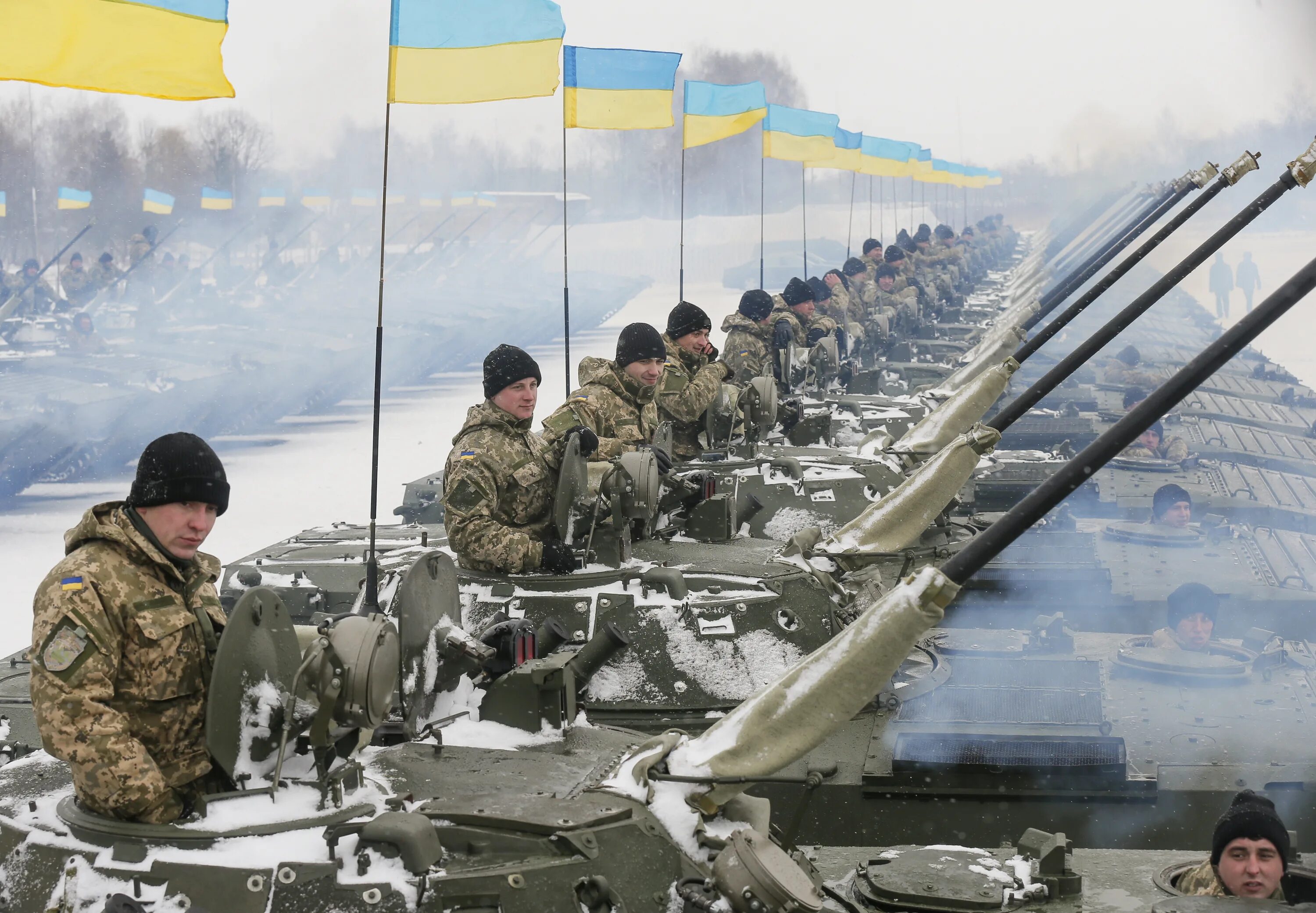 Сейчас есть военное положение