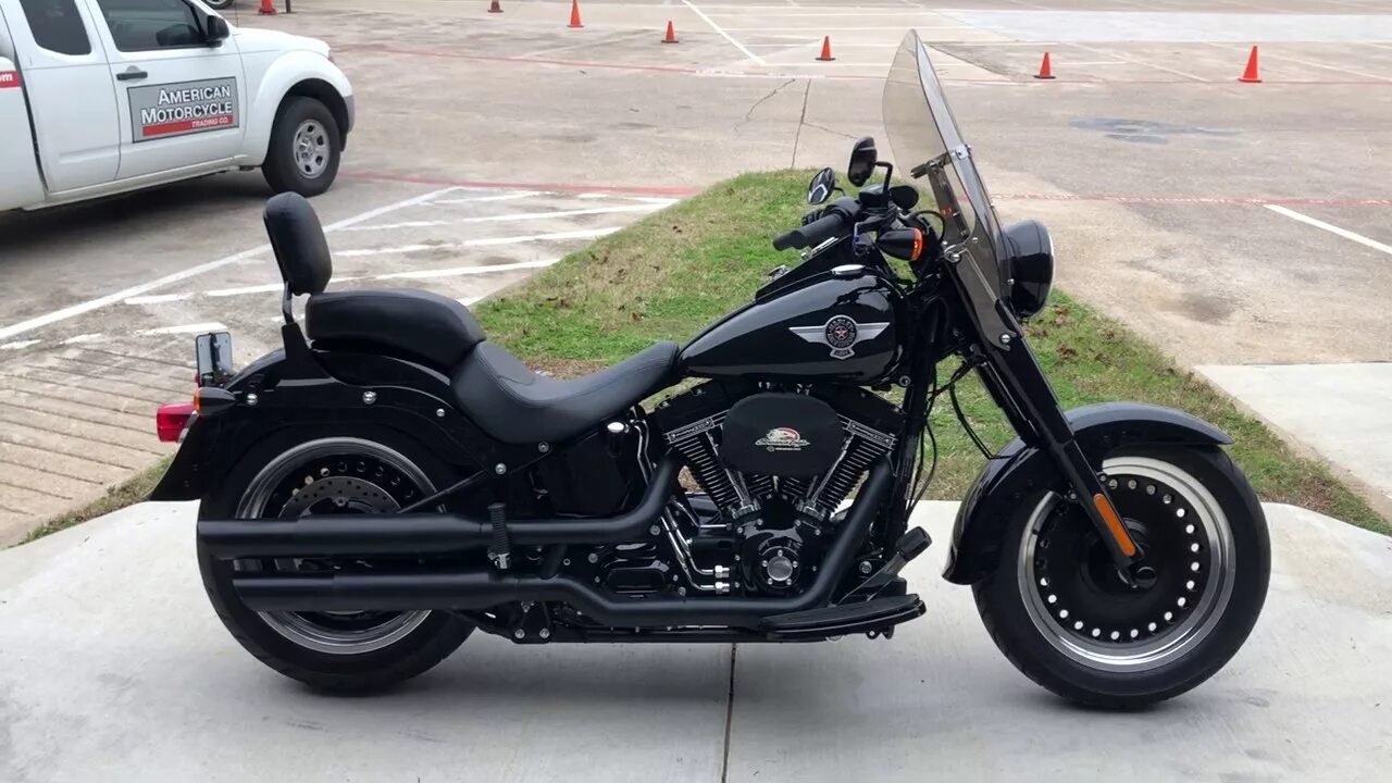 Fat boy s. Harley davidson fat boy 2025. фэт бой 2025. harley davidson bad boy.