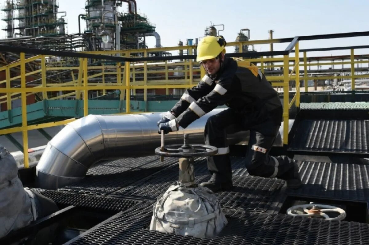 Атака на рязанский нпз. Роснефть завод рязань. Нефтеперерабатывающий завод рязань. Что с рязанским нпз. Сызранский нефтеперерабатывающий завод.