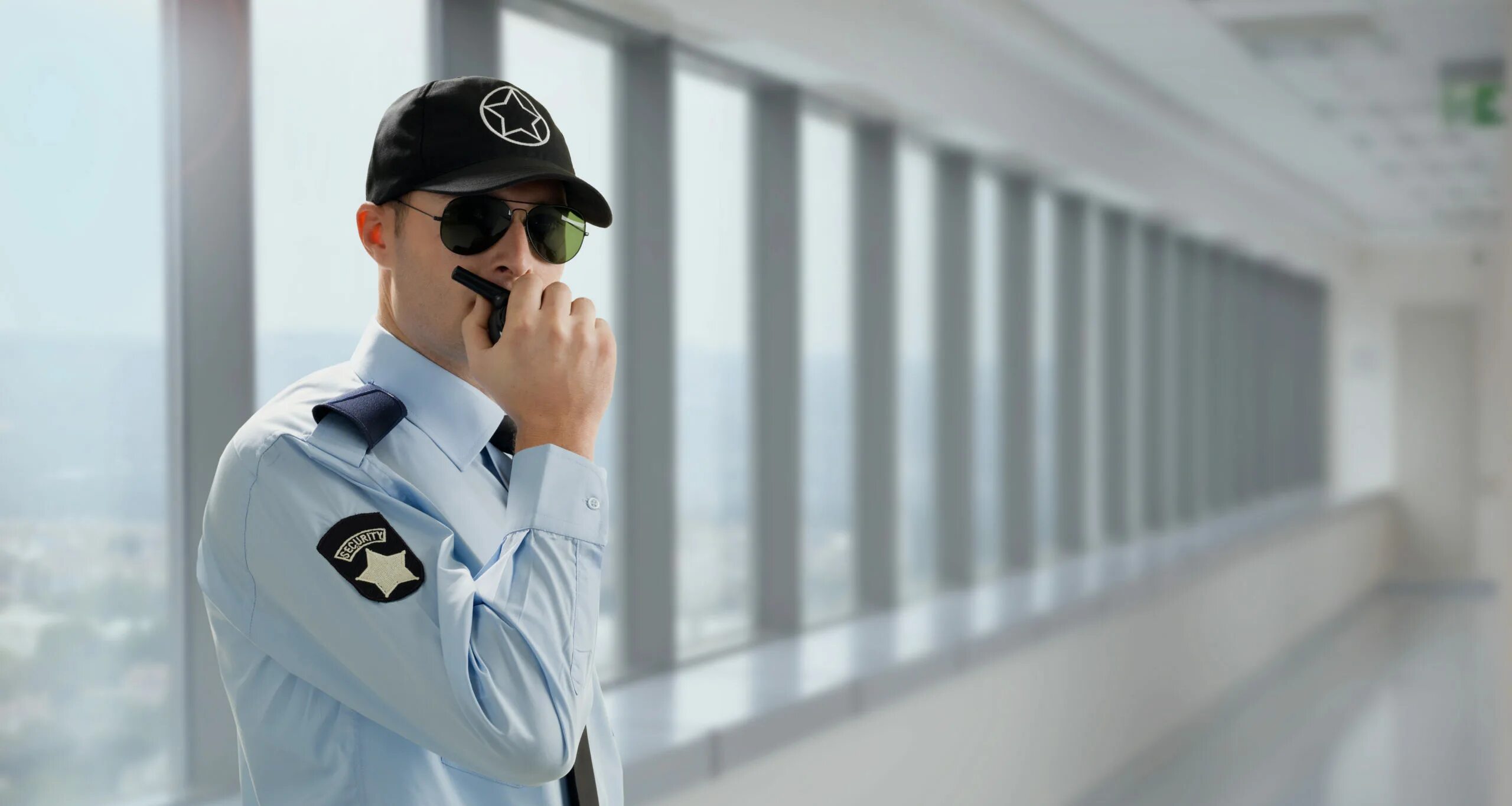 Security service provider. Охранник. охранник по рации. security охрана. секьюрити фото.