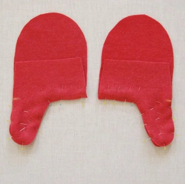 Поделки из старого свитера. Как сделать варежки. Варежки из старых свитеров. Пошив из старых кофт шапок рукавиц. Пошив рукавиц.