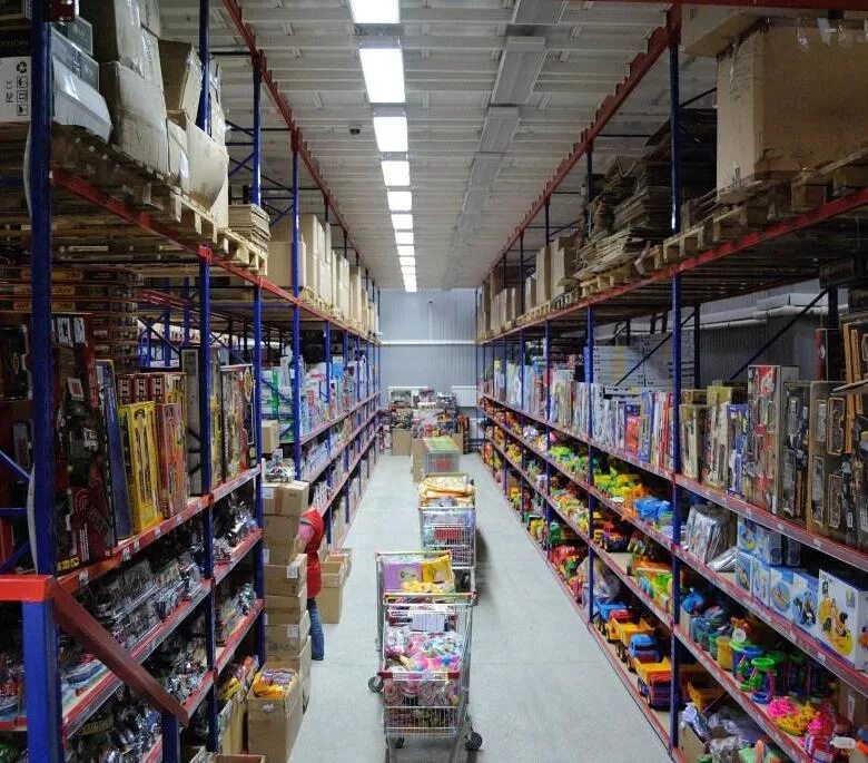 Оптовый склад игрушек. Троицкий тракт 76б челябинск. Оптовый склад. Склад игрушек. Склад детских игрушек.