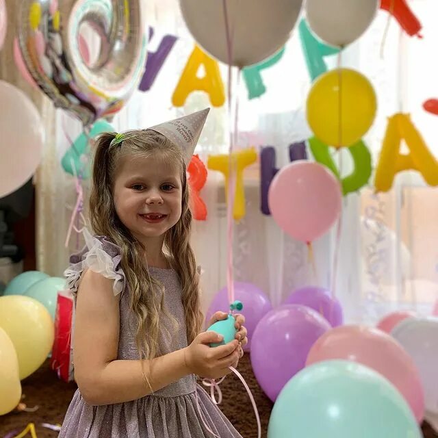 Ребенок 6 лет. Поздравлениедшя девгчки 6 ле. Поздравления с днём рождения 6 лет. Ребенок 5 лет. С днём рождения 6 лет мальчику.