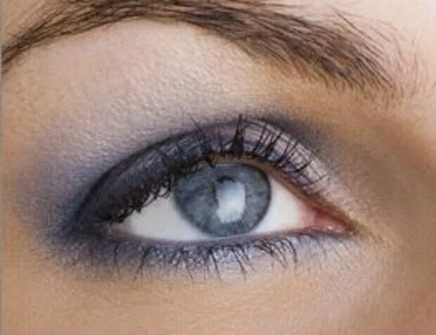 Pin by Samantha Williams on make up Blue eye makeup, Eye makeup, Blue eyes pop