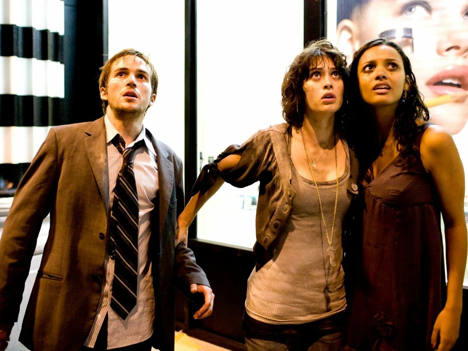 Монстро 2007. Монстро 2008. cloverfield фильм 2008. cloverfield 2008 монстро. монстр фильм 2008.