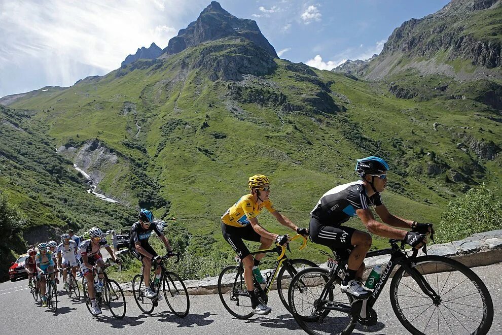Тур де Франс велогонка в горах. Велосипедист тур де Франс. Тур де Франс Велоспорт фото. Горный Велоспорт.