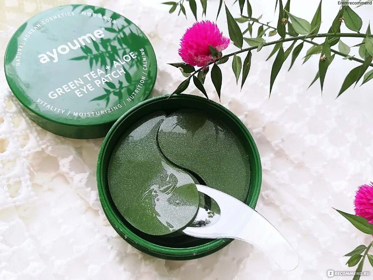 Green aloe. Ayoume Green Tea Aloe Eye Patch. Патчи АЮМ. АЮМ патчи Ayoume Green Tea+Aloe Eye Patch. Гидрогелевые патчи с экстрактом зеленого чая 60 шт.