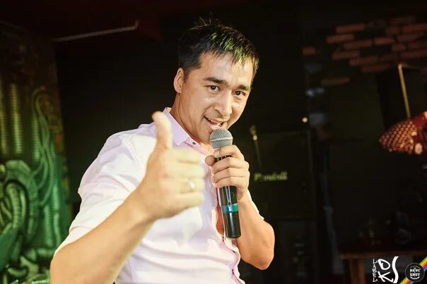 Омотбаев раиль уметбаев. Раиль уметбаев гомер утэ. Тямаев фирдус под гитару. Татарские электрогитары. Раиль уметбаев.