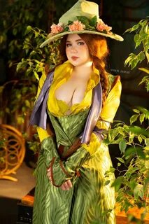 Elune cosplay