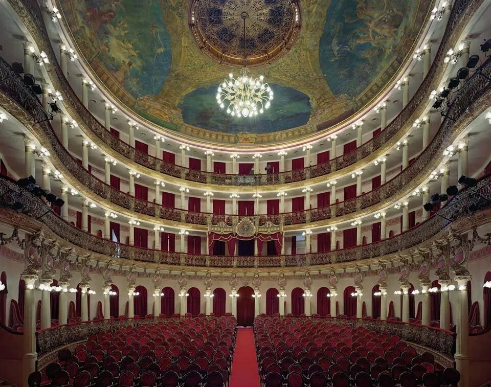 Самые известные театры балета. Театр Амазонас Бразилия. Оперный театр Сан-Карло. Неаполь. Италия. Ла скала оперный театр. Манаус оперный театр.
