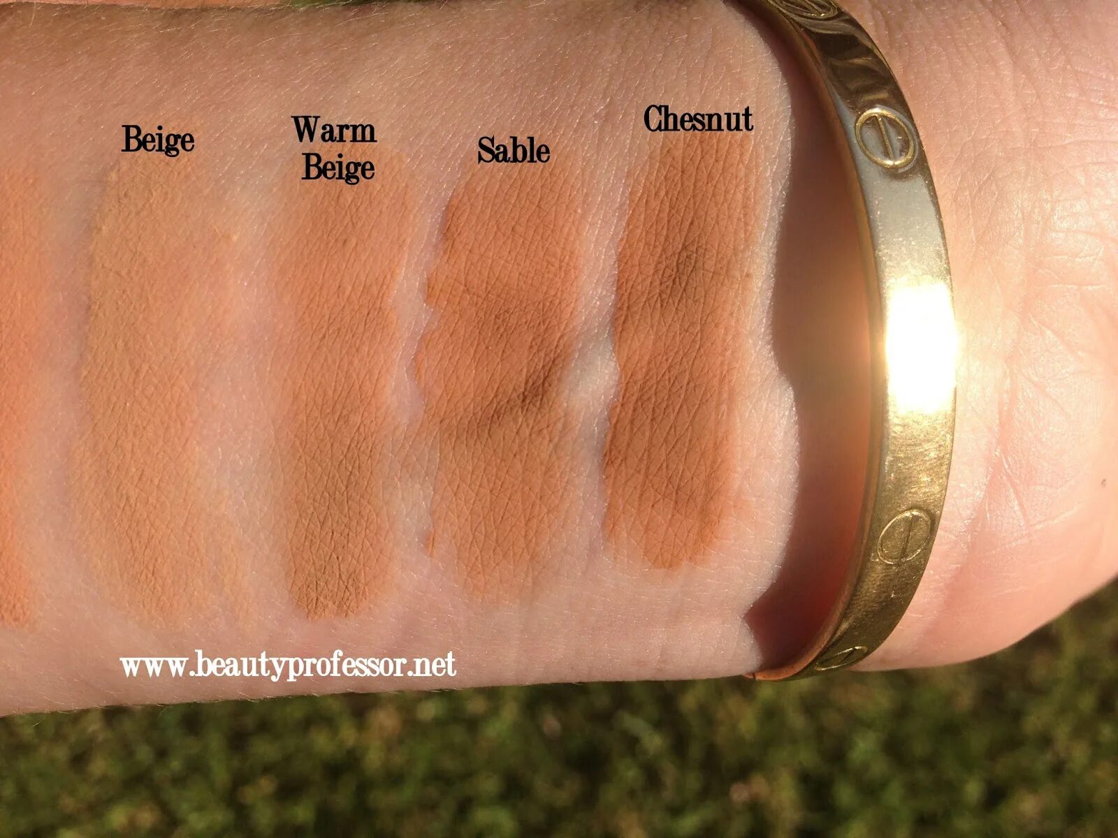 Цвета беж песня. Вокально инструментальный ансамбль норок. Цвет краски ral 1001 бежевый шкаф. Бежевый цвет код rgb. По мосту идет оранжевый кот.