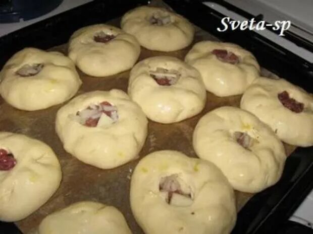 При какой температуре выпекать курник. Мини курники. курники маленькие в духовке. формы мини курников. курник полуфабрикат.