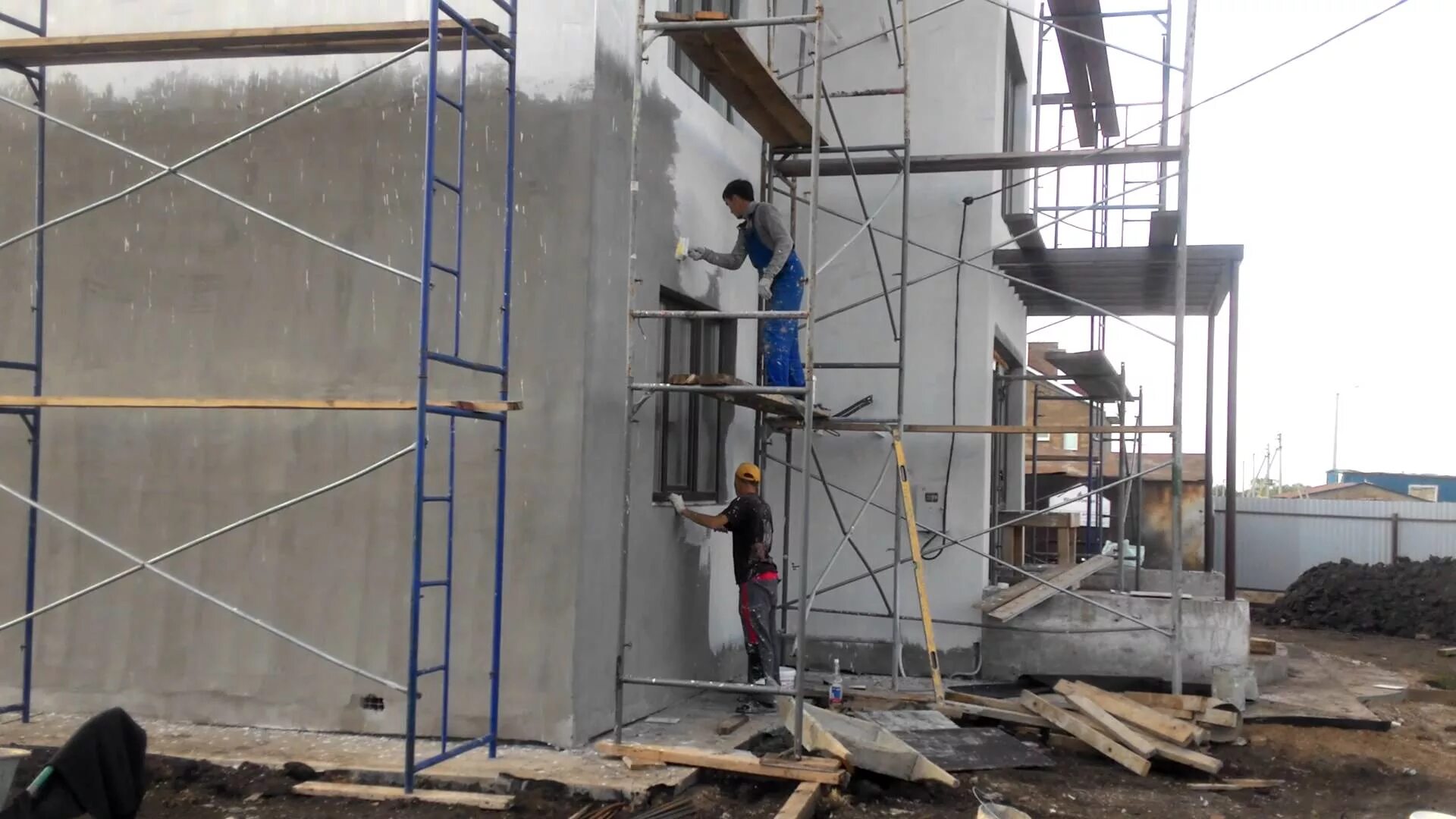 Промывка фасадов зданий в москве. Штукатурка фасада дома своими руками. Подготовка фасада. Мойка кирпичного фасада. Подготовка фасада.